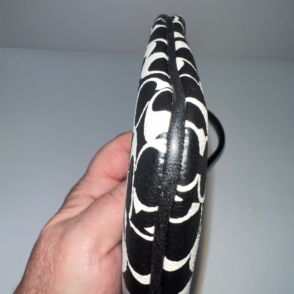 NWOT Coach Black & White Monogram Wristlet - Picture 6 of 7